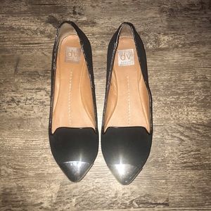 Dolce Vita Chrome Toe Flats Sz 9.5